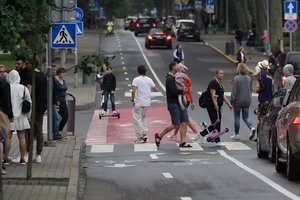 Siūlo užtikrinti, kad KET privalėtų žinoti visi eismo dalyviai – net ir pėstieji