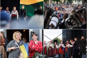Rotušės aikštėje skambėjo Lietuvos ir Ukrainos atlikėjų dainos: tam buvo ypatinga proga