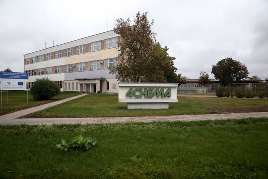 „Achema“ atnaujino nuo gegužės sustabdytą amoniako gamybą