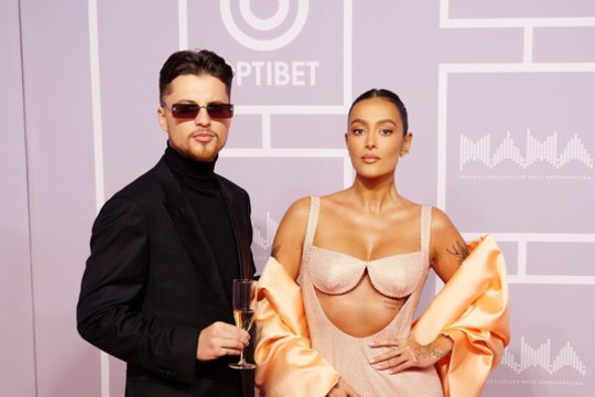 Post Malone koncerte drauge užfiksuoti Karolina Meschino ir OG Version