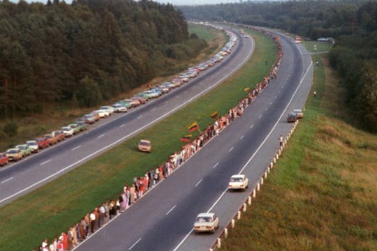 Akimirkos, kurios virpina širdį: nuo Vilniaus iki Talino – milijonai laisvės šaukiančių širdžių