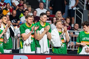 Dvejonės baigtos – R. Kurtinaitis galiausiai atsisveikino su 3 krepšininkais