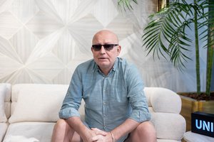 Arūnas Valinskas nusipirko sodybą Saldutiškyje: Žolinės išvakarėse atšventė įkurtuves