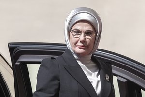 Iš R. T. Erdogano žmonos – emocionalus laiškas JAV pirmajai poniai