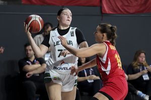 16-metės krepšininkės užsitikrino vietą ketvirtfinalyje: Lietuvos merginos nepaliko vilčių Š. Makedonijai