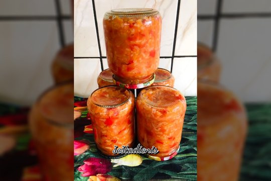 Išgirta pomidorų ir ryžių mišrainė žiemai: tiks ir garnyrui, ir į sriubą