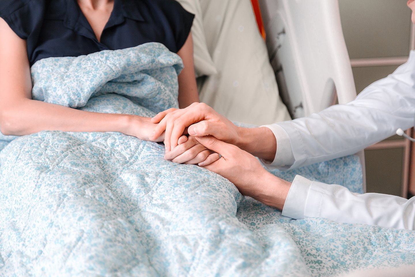 Slauga, pacientė.<br>Asociatyvinė 123rf nuotr.