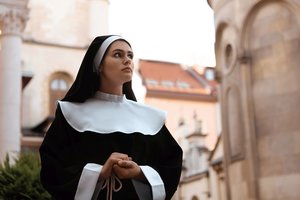 Lenkijoje staiga dingo su prostitutėmis dirbusi vienuolė: vos pavyko ištraukti iš nusikaltėlių nagų