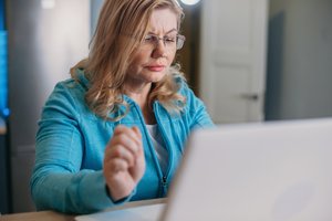 Moteris padavė į teismą darbovietę, nes jai nedavė darbo: 20 metų gavo atlyginimą už nieką