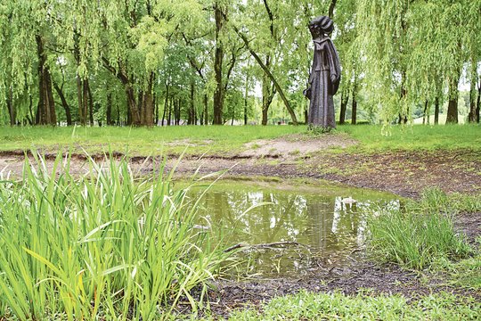 Vilniečiai to paties prašo jau 20 metų, bet girdi tik pažadus: baiminasi, kad iš tvenkinio liks tik pelkė