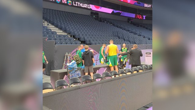 Lietuvos rinktinei nurodė palikti aikštę – pasakė į treniruotę ateiti vėliau: į tai sureagavo ir J. Valančiūnas