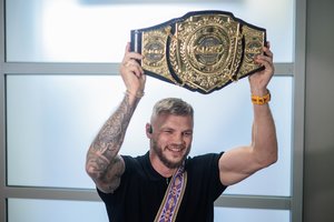 Netikėta žinia: S.Maslobojevui – teigiamas dopingo testas, kovotojas atsisako pasaulio čempiono titulo