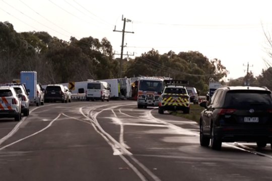 Nelaimė Australijoje: apvirtus mokykliniam autobusui žuvo mergaitė, dar 11 sužeisti