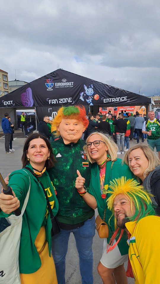 Lietuvos rinktinės sirgaliai Tamperėje.<br> T.Gusto nuotr.