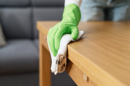 Valote baldus neteisingai: štai kaip reikia, kad dulkės nesikauptų ištisomis savaitėmis