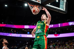 Fantastišku debiutu audrinęs Ą. Tubelis pirštu parodė į arenos lankus