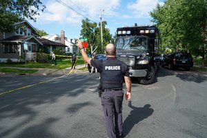 Išpuolis Mineapolyje: bažnyčioje nušauti du vaikai, 17 žmonių sužeista