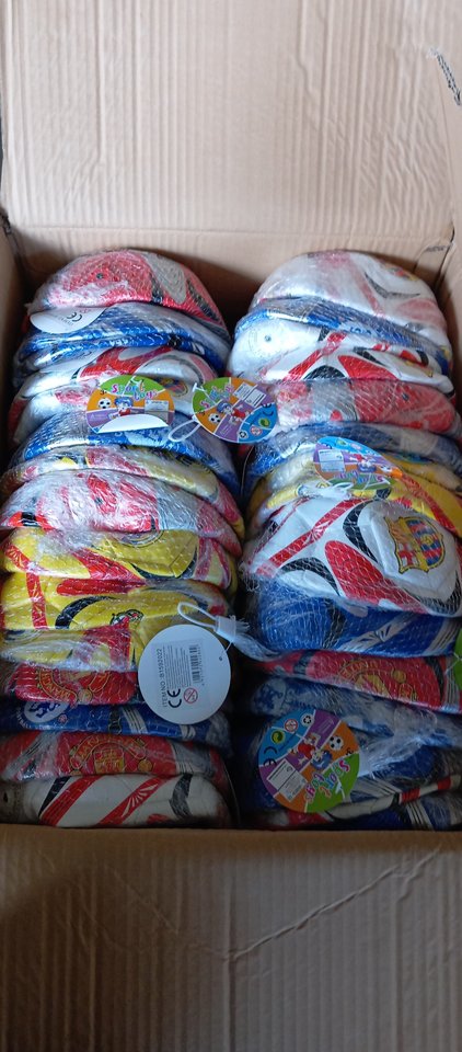 Lietuvos muitinė įspėja: pirkdami suklastotas prekes rizkuojate ir savo sveikata.<br>Lietuvos muitinės nuotr.