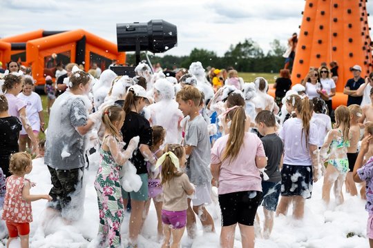 Vis daugiau tėvų globos netekusių vaikų auga šeimos aplinkoje