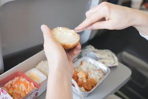 Gydytojas perspėja: dėmesį maistui pietų dėžutėse sutelkę tėvai pamiršta dar svarbesnį dalyką