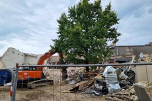 Griūva legendinis linksmybių pastatas: jau aišku, kas išdygs jo vietoje