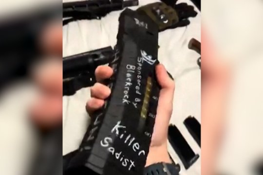 Po tragedijos Mineapolyje – keisti įtariamojo vaizdo įrašai: ant šautuvo dėtuvės raižė šaulių vardus