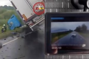 Paviešino tragiškos avarijos Latvijoje vaizdo įrašą: įtaria, kad vairuotoja tiesiog užmigo 