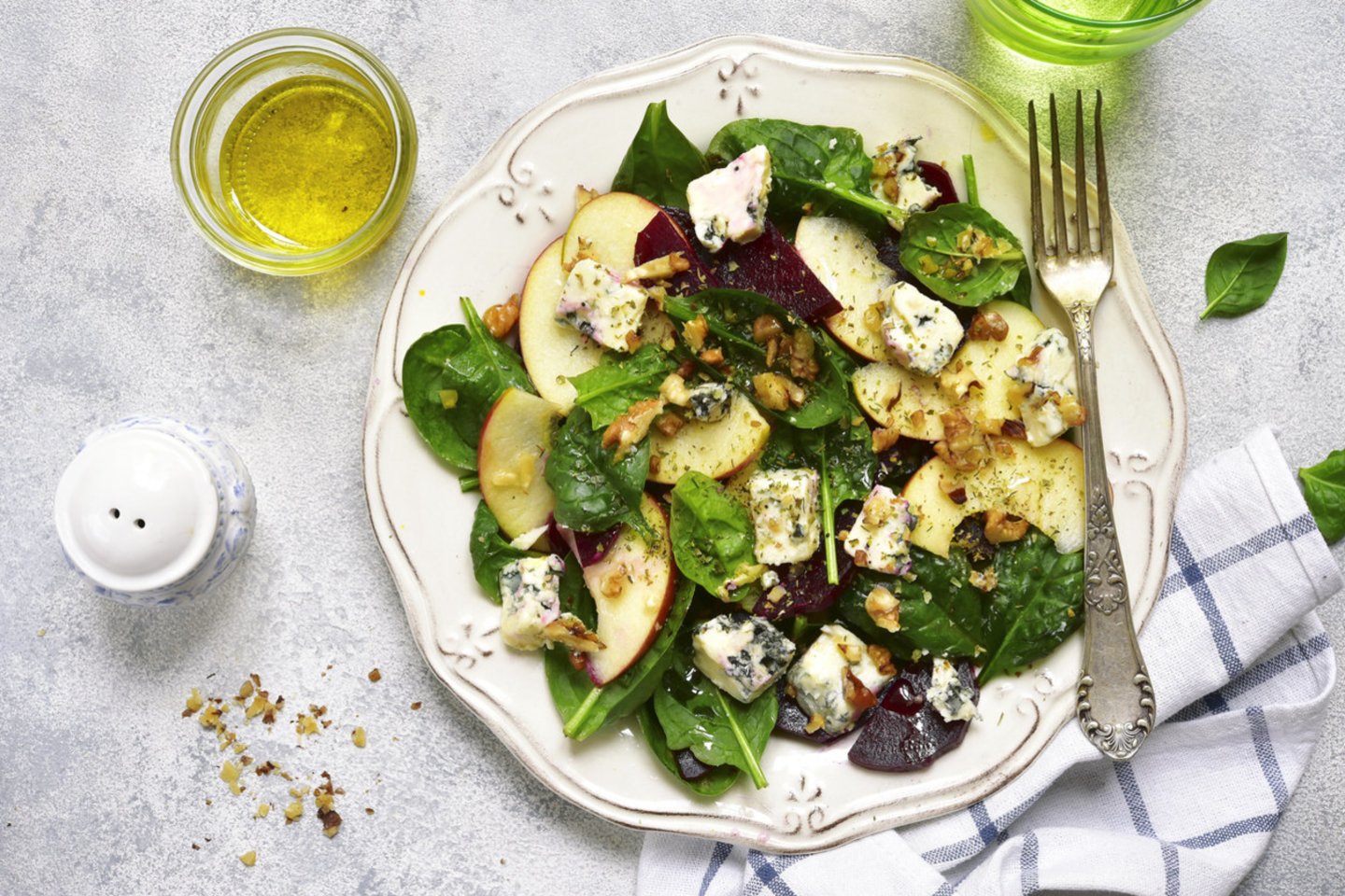 Patiekalai su obuoliais.<br> Pranešimo spaudai nuotr.