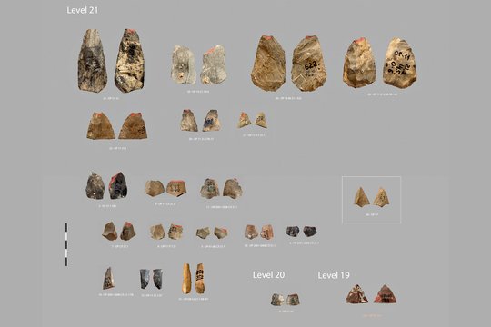 Šie akmenukai – galbūt seniausios strėlių dalys pasaulyje