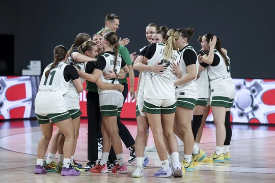 Su šeimininkėmis susitvarkiusios U16 Lietuvos merginų rinktinė iškovojo vietą finale ir bilietą į A divizioną