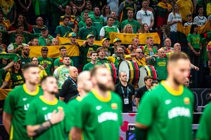 „Tarsi būtum Lietuvoje, o ne Tamperėje“: nerealiems sirgaliams – rinktinės žinutė