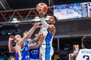 Italus puolime surakinę graikai įsirašė pirmąją pergalę „Eurobasket 2025“