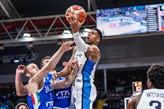 Italus puolime surakinę graikai įsirašė pirmąją pergalę „Eurobasket 2025“