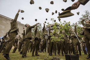 Siekiant laiku išvystyti diviziją ir sustiprinti Lietuvos karinius pajėgumus, KAM trečdaliu didina karininkų rengimą užsienyje