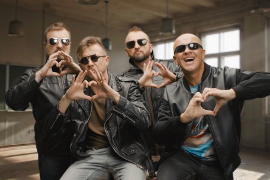 „Čilinam“ vyrai grįžo į mokyklą: užvirė kova dėl žinomos moters meilės