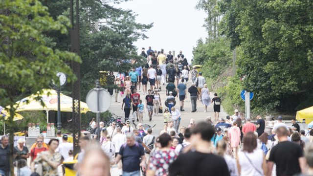 Savaitgalį sulauksime vasariškos kaitros: termometrų stulpeliai kils iki 30 laipsnių