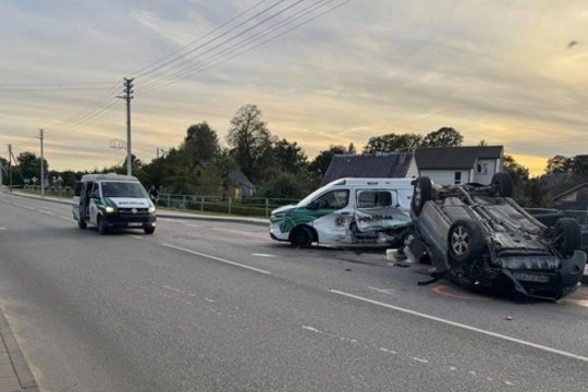 Ignalinos rajone nuo policijos bėgęs ir avariją sukėlęs vyras anksčiau pats dirbo pareigūnu