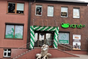 „Varle.lt“ tęsia plėtrą – atidaro naują fizinę parduotuvę Plungėje