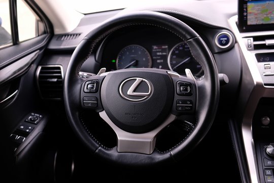 Vilniuje vagių grobiu tapo automobilis „Lexus NX300H“ – žala siekia 25 000 eurų
