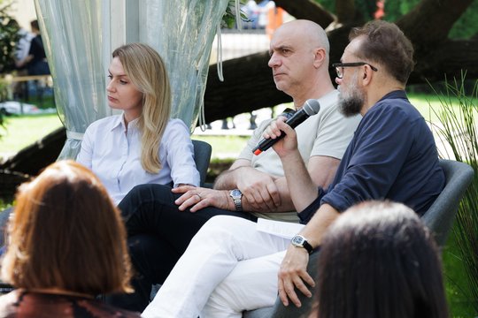 Bernardinų sode – karštas diskusijų maratonas „Būtent!“: antros dienos akimirkos