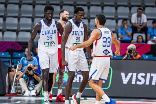 Išvarymu paženklintose rungtynėse – geležinės italų gynybos pergalė