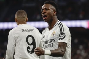 Po praleisto įvarčio atsitiesę „Real“ futbolininkai ir toliau nebarsto taškų „La Ligoje“