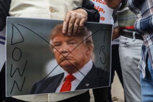 Čikagos meras – D. Trumpui: mes nenorime savo gatvėse tankų