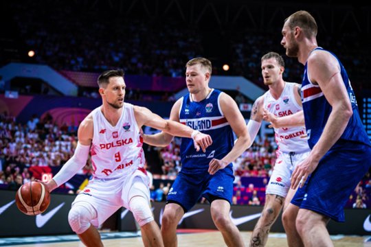 Vos neprisižaidę lenkai Europos čempionate iškovojo trečiąją pergalę iš eilės