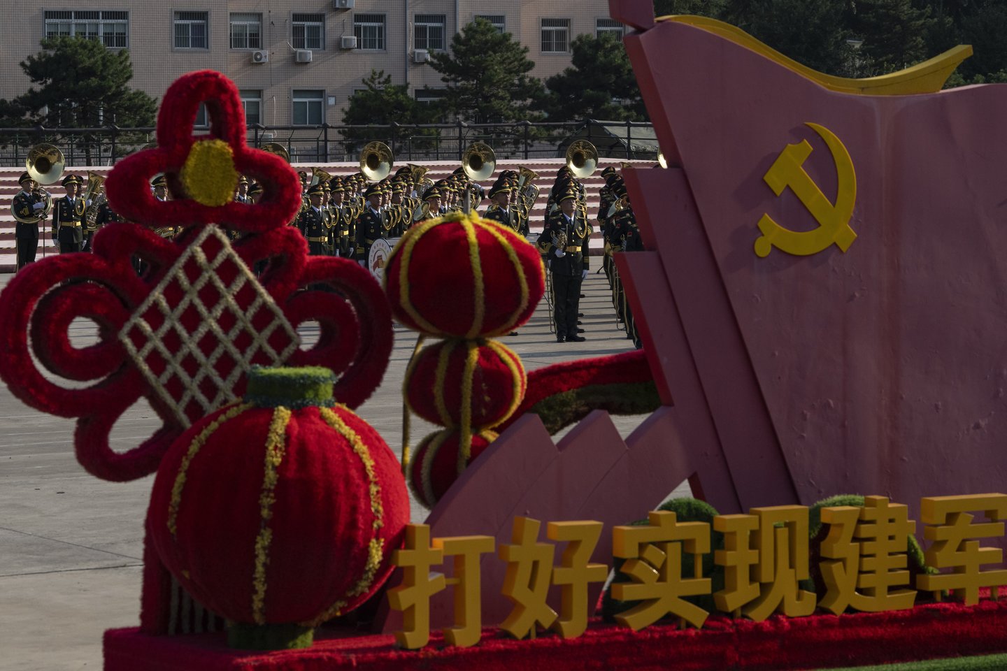 Pasirupošimas Kinijos kariniam paradui.<br> AP/Scanpix nuotr.