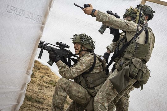 Atsakė, kodėl turimus „Spartan“ keičia braziliškais orlaiviais: neigia grėsmę dėl sąsajų su Rusija