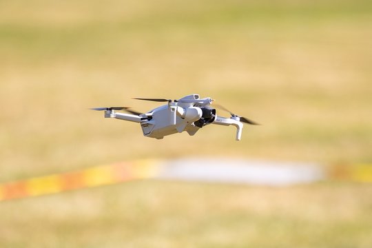 Siūlomas naujas kovos įrankis prieš skrydžių taisyklių nesilaikančius dronus