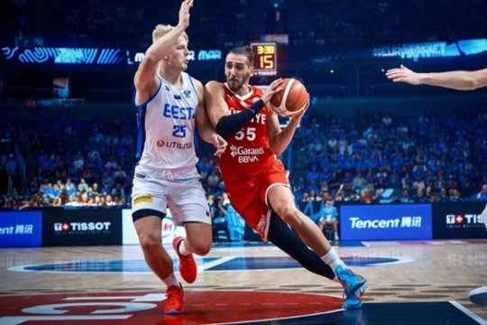 Turkija A grupėje garantavo sau pirmą-antrą vietas, susitvarkiusi su Estija