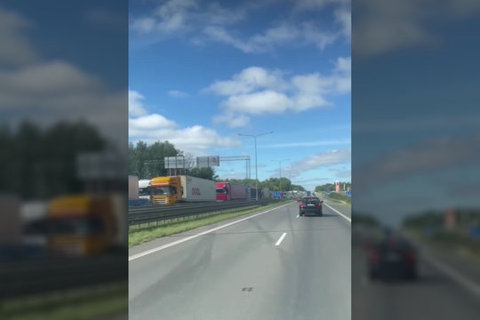Autostradoje greta Kauno susidūrus dviem automobiliame nukentėjo du žmonės
