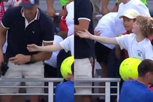 Iš vaiko kepurę „US Open“ turnyre atėmęs milijonierius teisinosi, kad tai įvyko per nesusipratimą